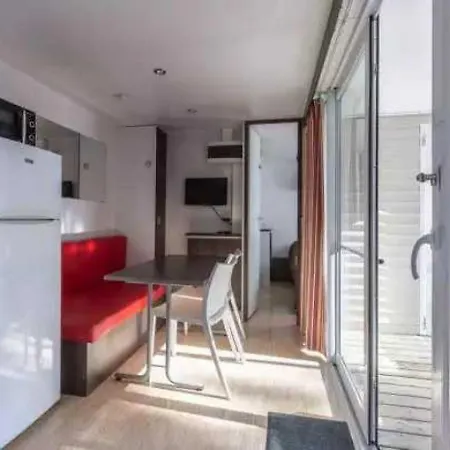 Kamp alanı Mobilhome 4 Etoiles - Piscine - Eeaide